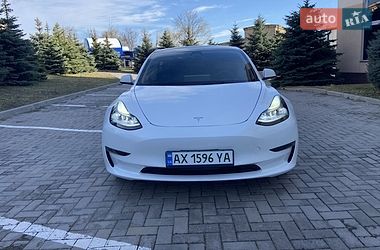 Седан Tesla Model 3 2023 в Киеве