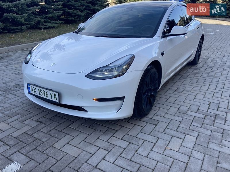 Седан Tesla Model 3 2023 в Києві