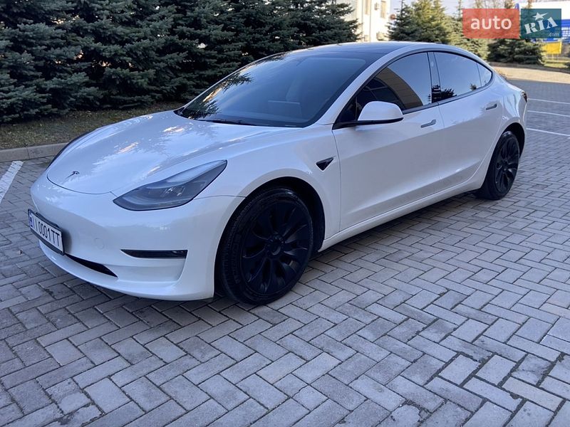 Седан Tesla Model 3 2023 в Киеве