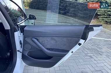 Седан Tesla Model 3 2023 в Киеве