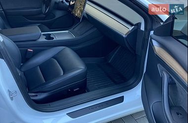 Седан Tesla Model 3 2023 в Киеве