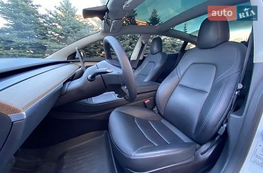 Седан Tesla Model 3 2023 в Киеве