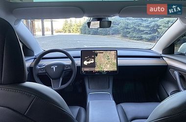 Седан Tesla Model 3 2023 в Киеве