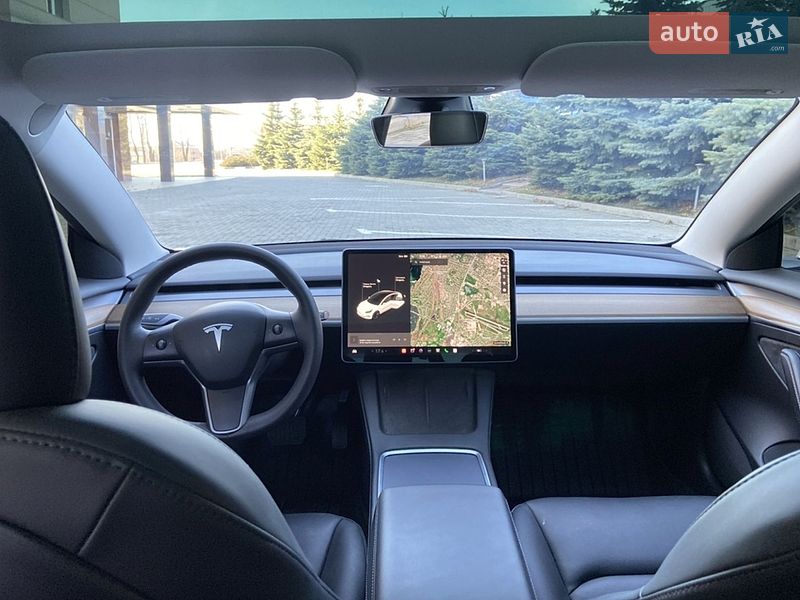 Седан Tesla Model 3 2023 в Киеве