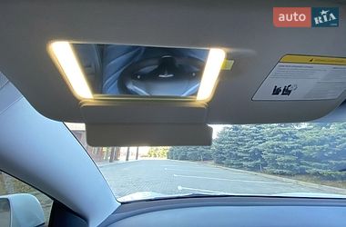 Седан Tesla Model 3 2023 в Киеве
