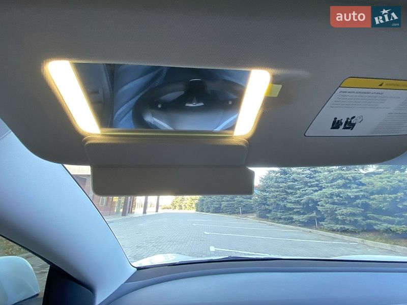 Седан Tesla Model 3 2023 в Киеве