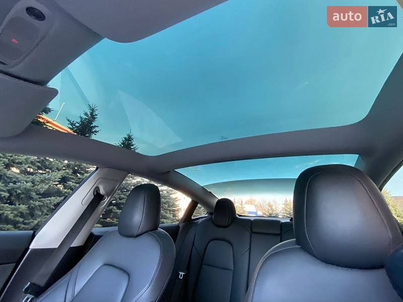 Седан Tesla Model 3 2023 в Киеве