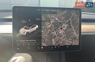 Седан Tesla Model 3 2023 в Киеве