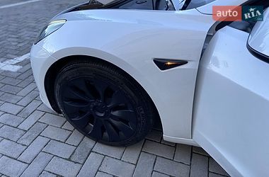 Седан Tesla Model 3 2023 в Киеве
