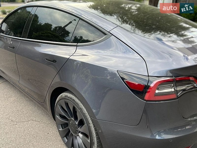 Седан Tesla Model 3 2021 в Днепре