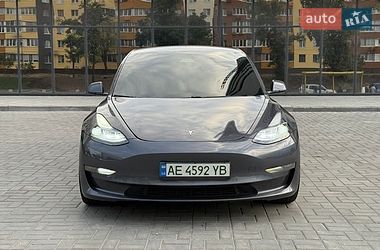Седан Tesla Model 3 2021 в Дніпрі