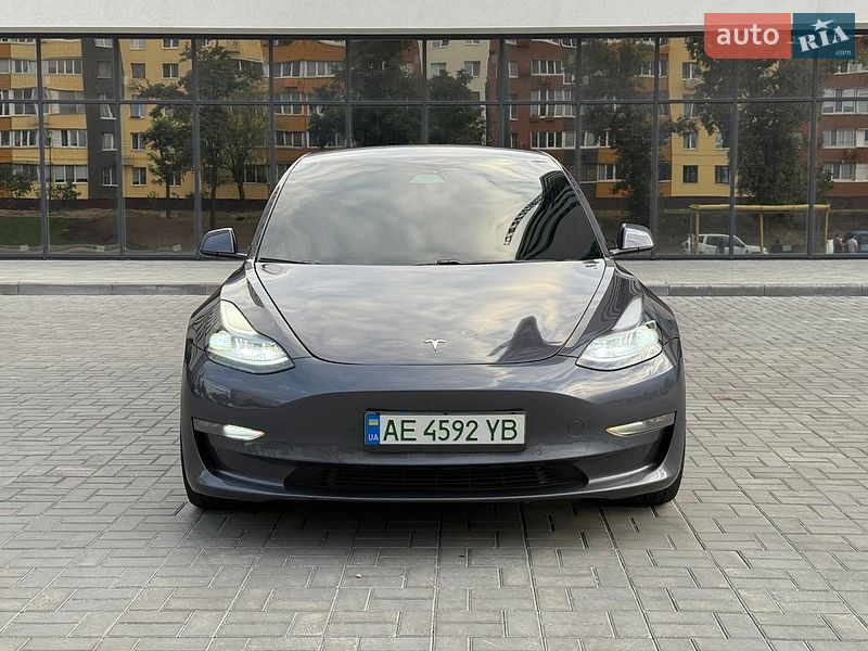 Седан Tesla Model 3 2021 в Дніпрі