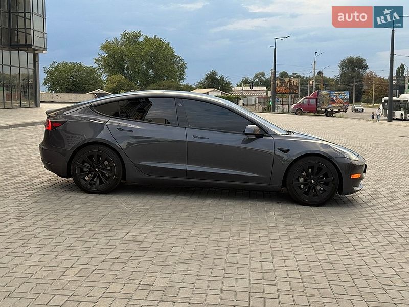 Седан Tesla Model 3 2021 в Дніпрі