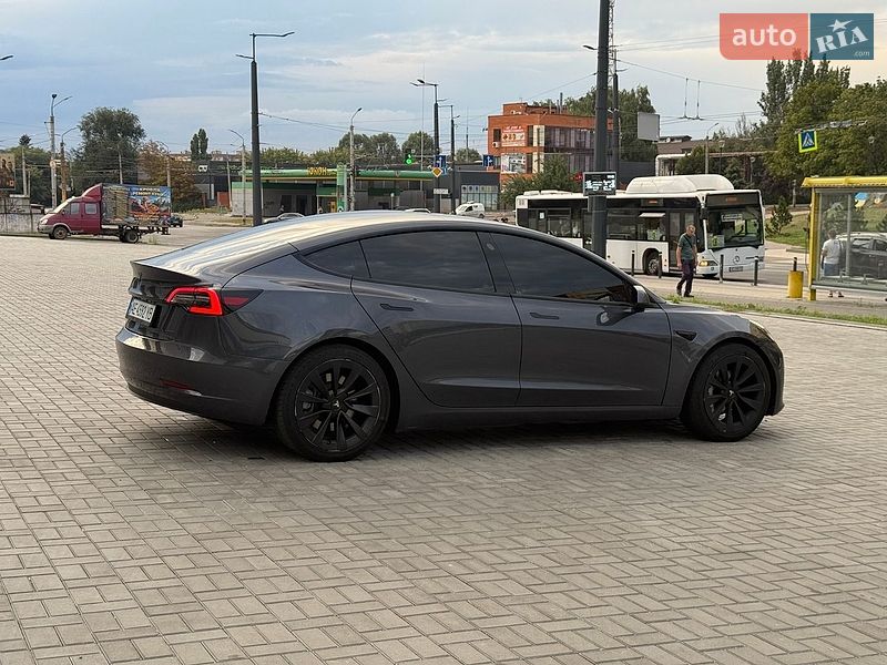 Седан Tesla Model 3 2021 в Дніпрі
