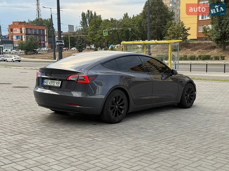 Седан Tesla Model 3 2021 в Дніпрі