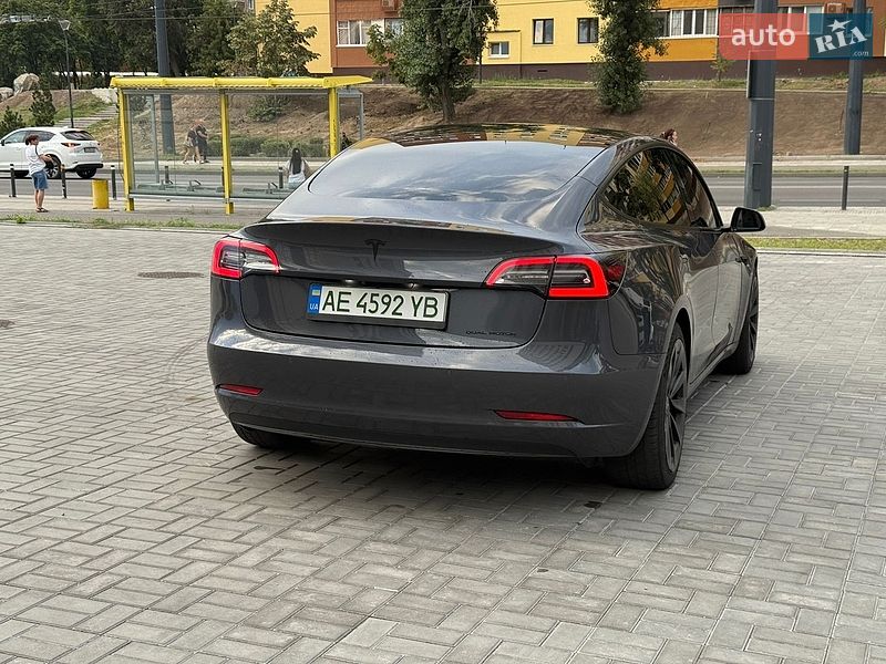 Седан Tesla Model 3 2021 в Дніпрі