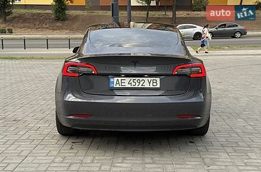 Седан Tesla Model 3 2021 в Дніпрі