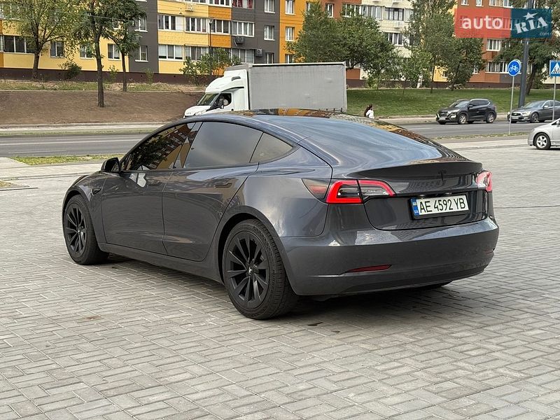 Седан Tesla Model 3 2021 в Дніпрі