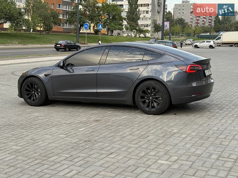 Седан Tesla Model 3 2021 в Дніпрі