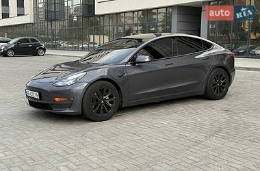 Седан Tesla Model 3 2021 в Дніпрі