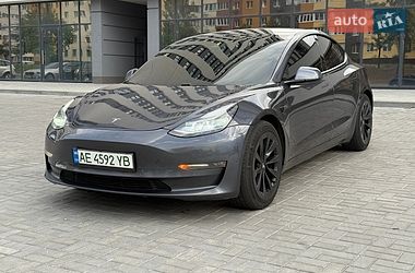 Седан Tesla Model 3 2021 в Дніпрі