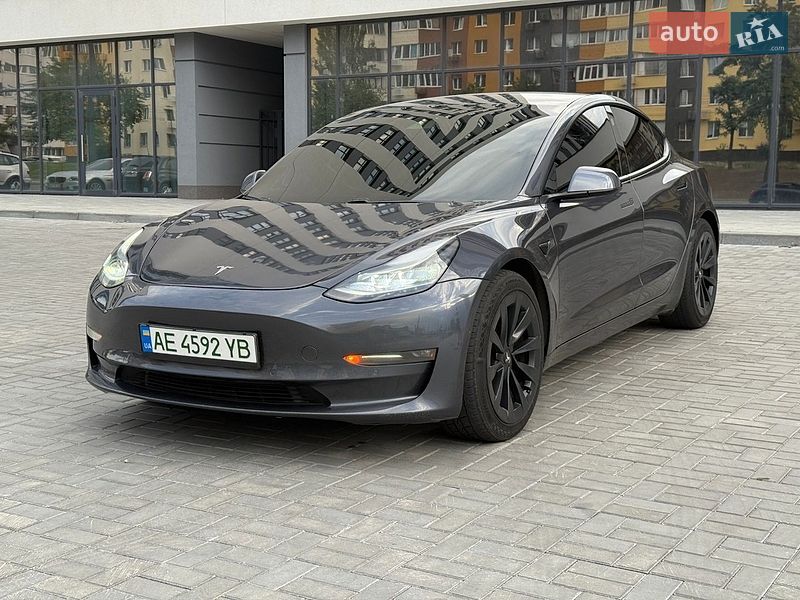 Седан Tesla Model 3 2021 в Дніпрі