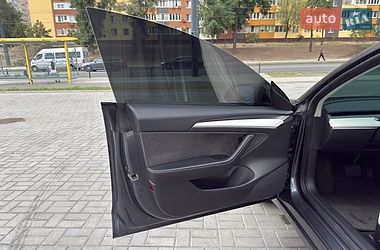 Седан Tesla Model 3 2021 в Дніпрі