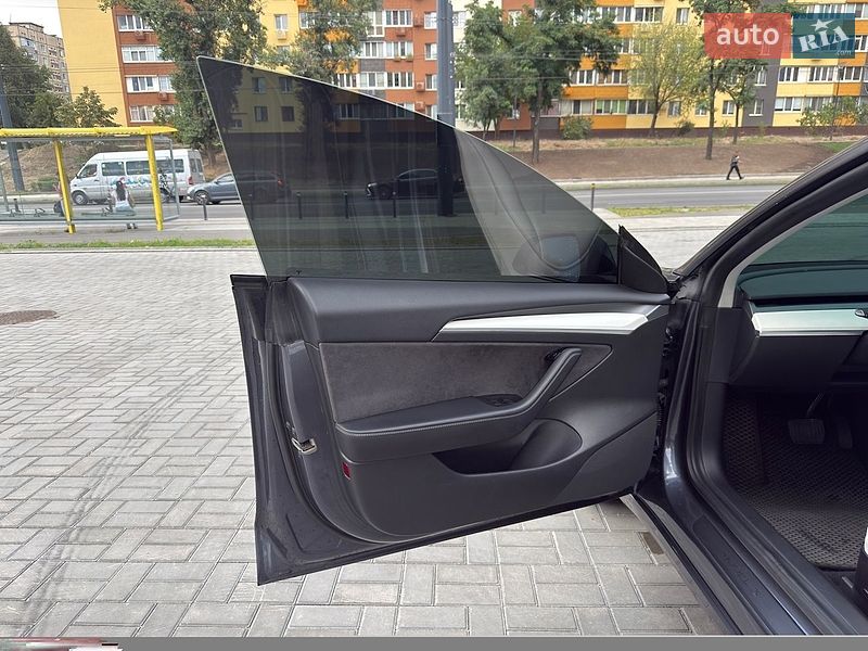 Седан Tesla Model 3 2021 в Дніпрі