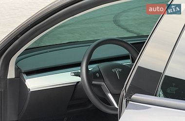 Седан Tesla Model 3 2021 в Дніпрі