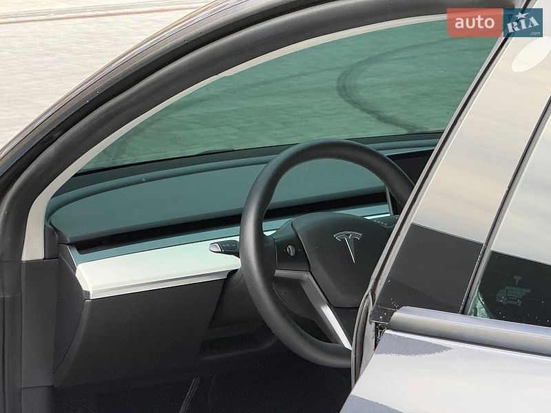 Седан Tesla Model 3 2021 в Дніпрі