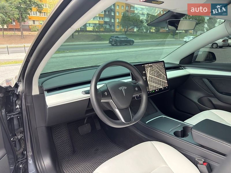 Седан Tesla Model 3 2021 в Дніпрі