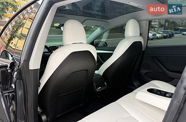 Седан Tesla Model 3 2021 в Дніпрі