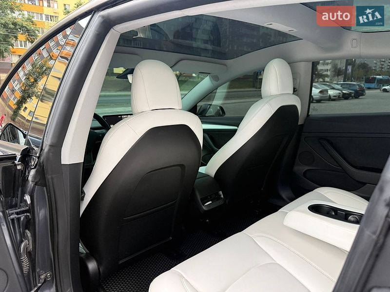 Седан Tesla Model 3 2021 в Дніпрі