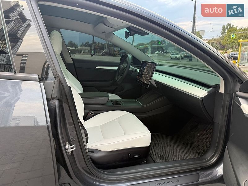 Седан Tesla Model 3 2021 в Дніпрі