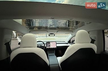 Седан Tesla Model 3 2021 в Дніпрі