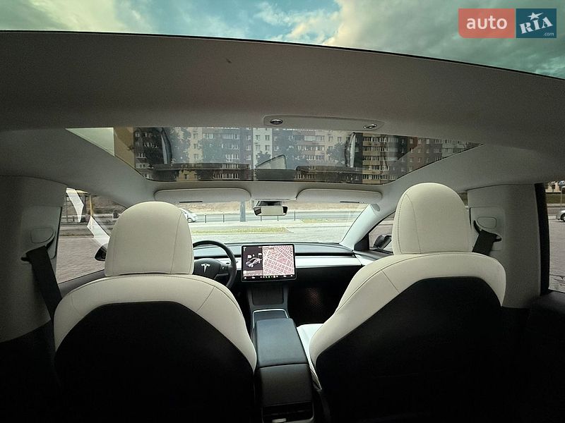Седан Tesla Model 3 2021 в Дніпрі