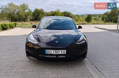 Седан Tesla Model 3 2020 в Івано-Франківську