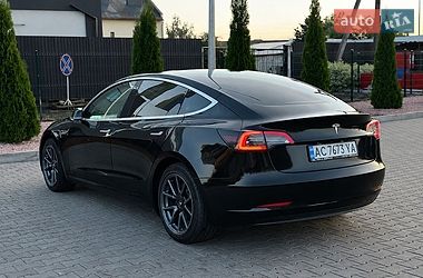 Седан Tesla Model 3 2019 в Луцьку