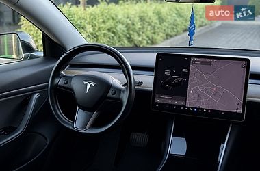 Седан Tesla Model 3 2019 в Луцьку