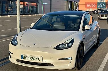 Седан Tesla Model 3 2022 в Киеве