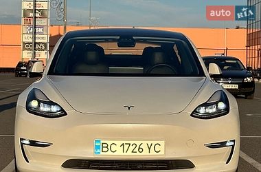 Седан Tesla Model 3 2022 в Киеве