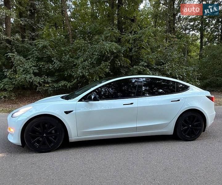 Седан Tesla Model 3 2018 в Харкові