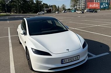 Седан Tesla Model 3 2024 в Киеве