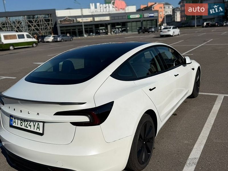 Седан Tesla Model 3 2024 в Києві