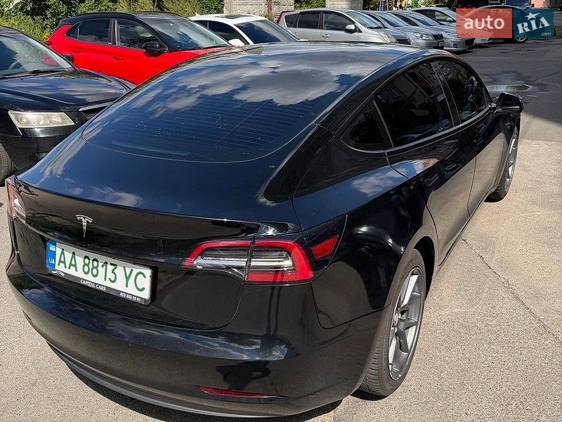 Седан Tesla Model 3 2023 в Киеве