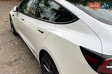 Седан Tesla Model 3 2021 в Млинове