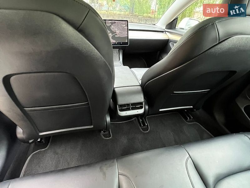 Седан Tesla Model 3 2021 в Млинове