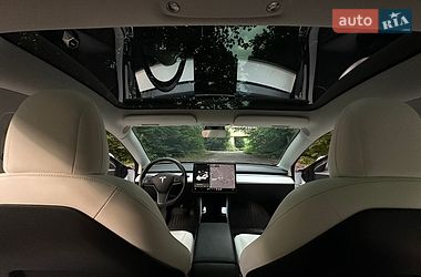 Седан Tesla Model 3 2019 в Львові