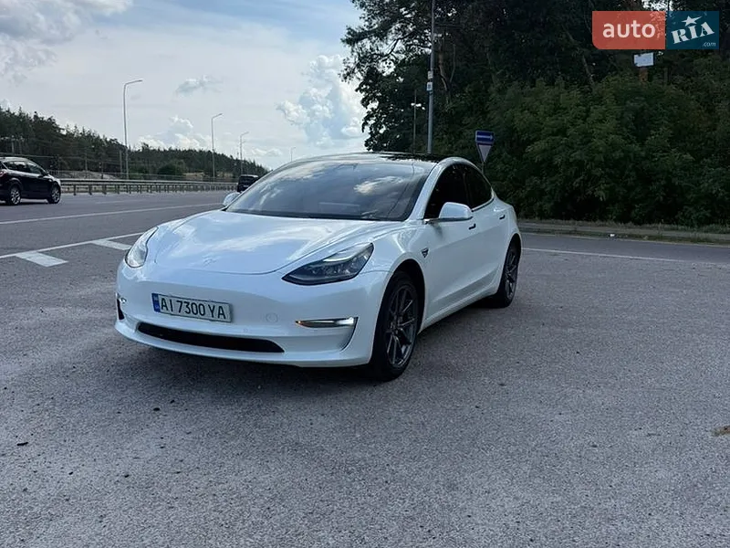 Tesla Model 3 2020