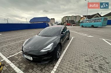 Седан Tesla Model 3 2018 в Ивано-Франковске